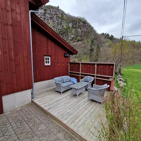 Country By The Sea Apartment *